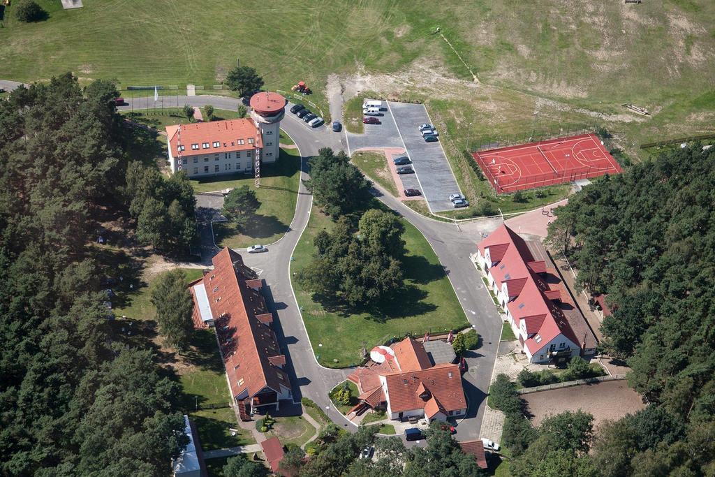 Hotel Aeroplan Zielona Gora  Exterior photo