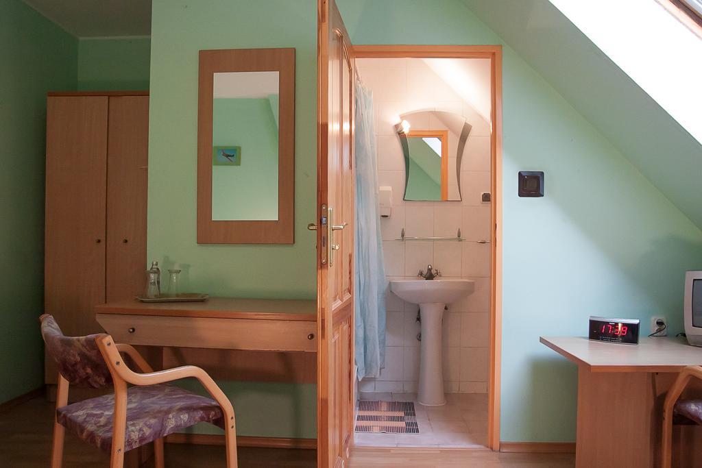 Hotel Aeroplan Zielona Gora  Room photo